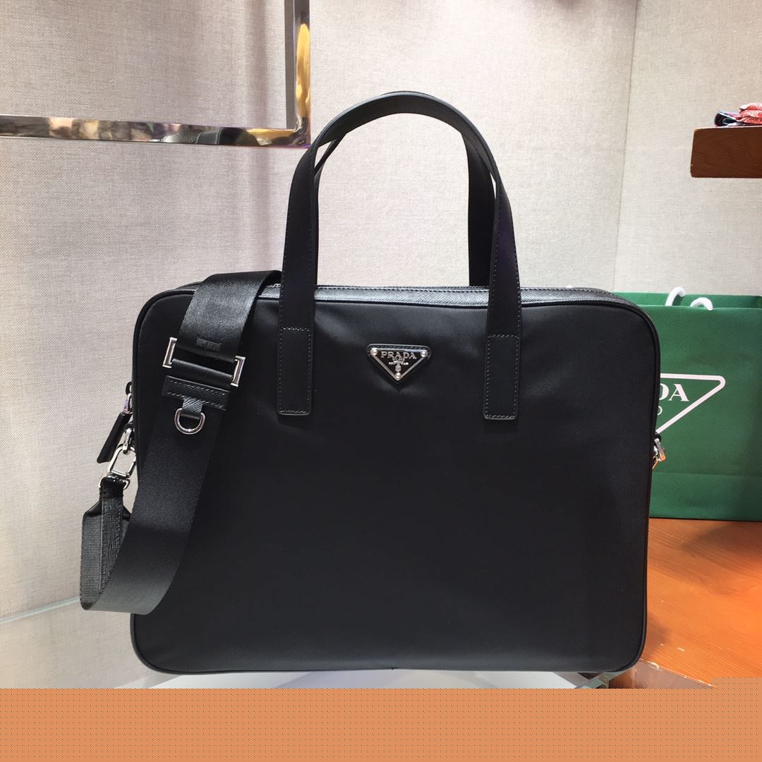 Pra*a briefcase
